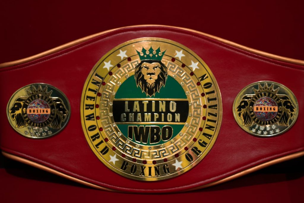 Exhibition of the IWBO Championship Belt in Cuautitlán, State of Mexico.